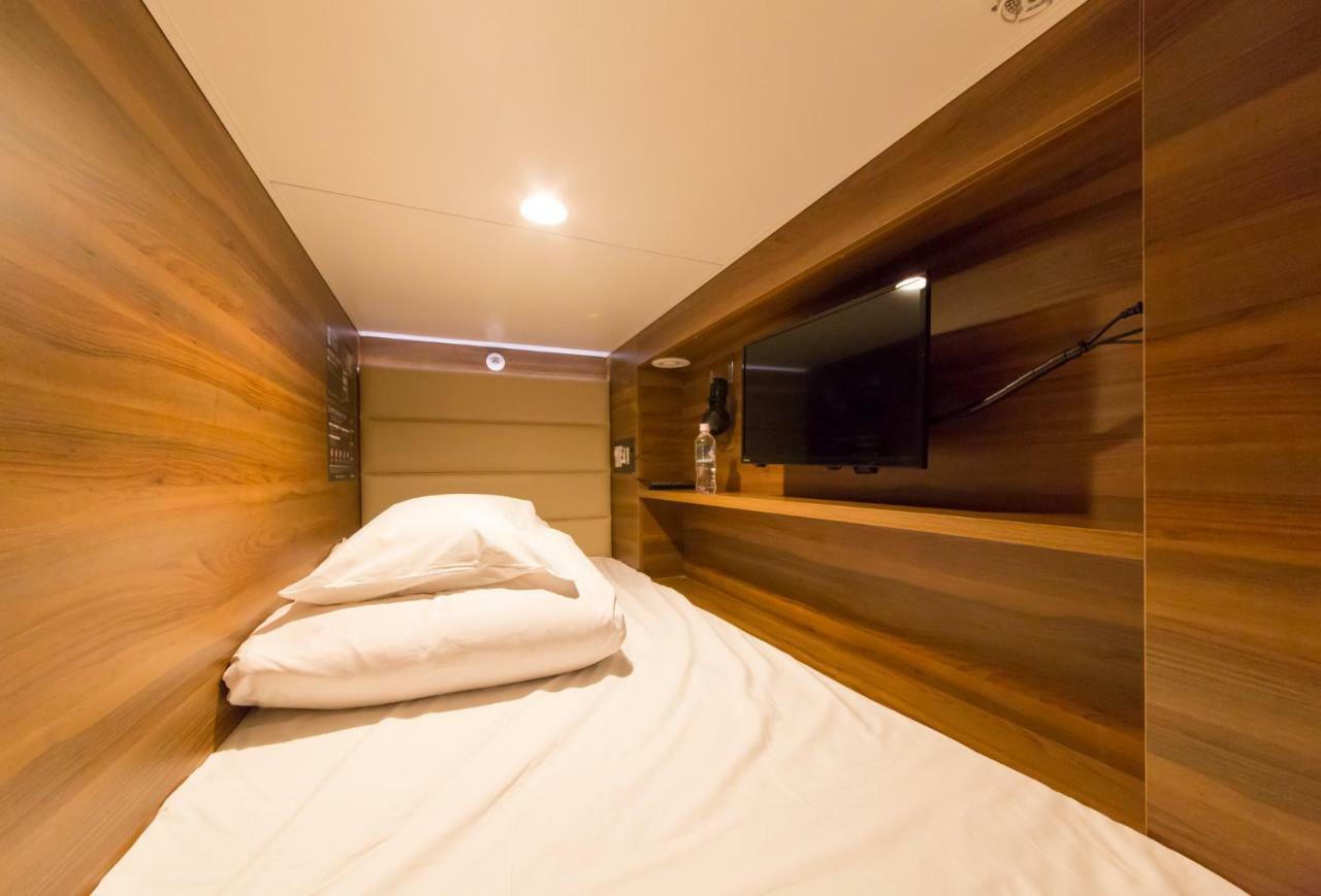 Sauna & Capsule Amza Ósaka Exteriér fotografie